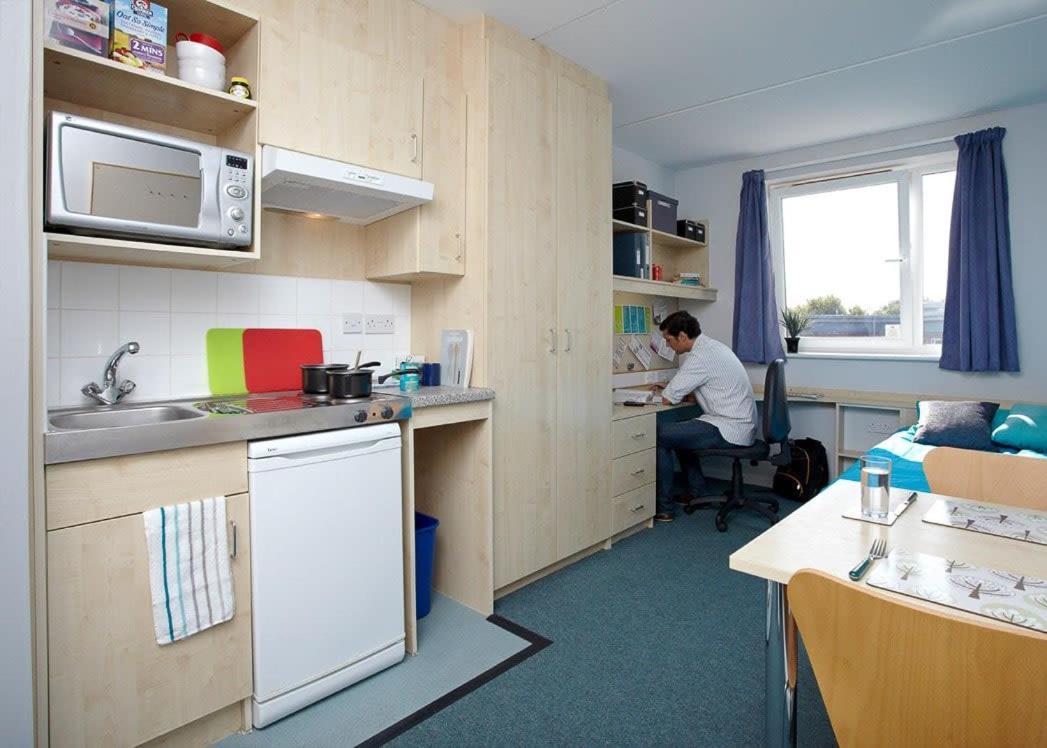 Broadgate Park Beeston Nottingham Apartment Exterior photo