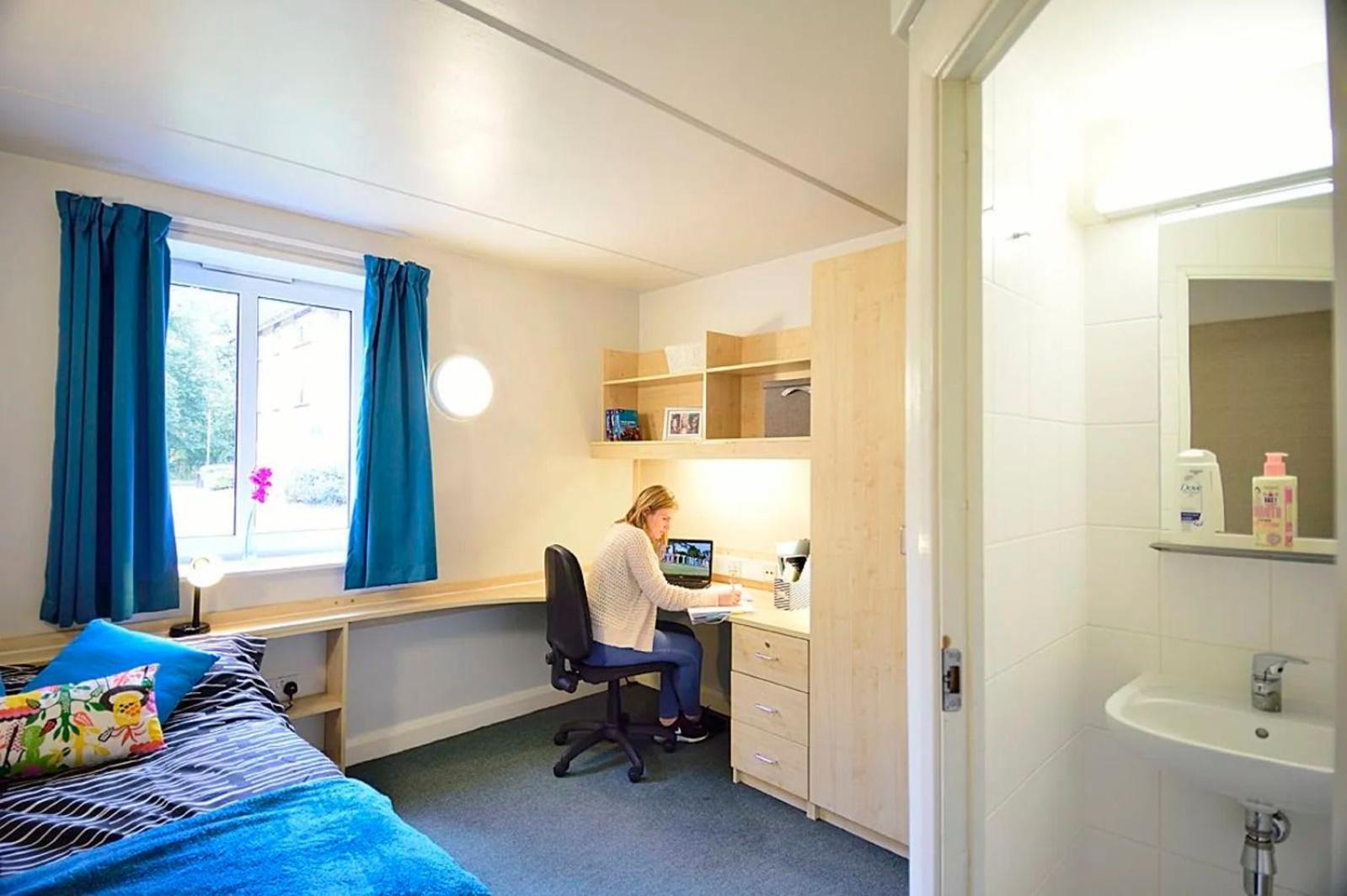 Broadgate Park Beeston Nottingham Apartment Exterior photo